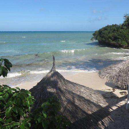 Tamu Beach Resort Malindi Bagian luar foto